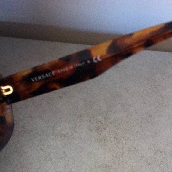 Versace shades - Picture 3 of 5